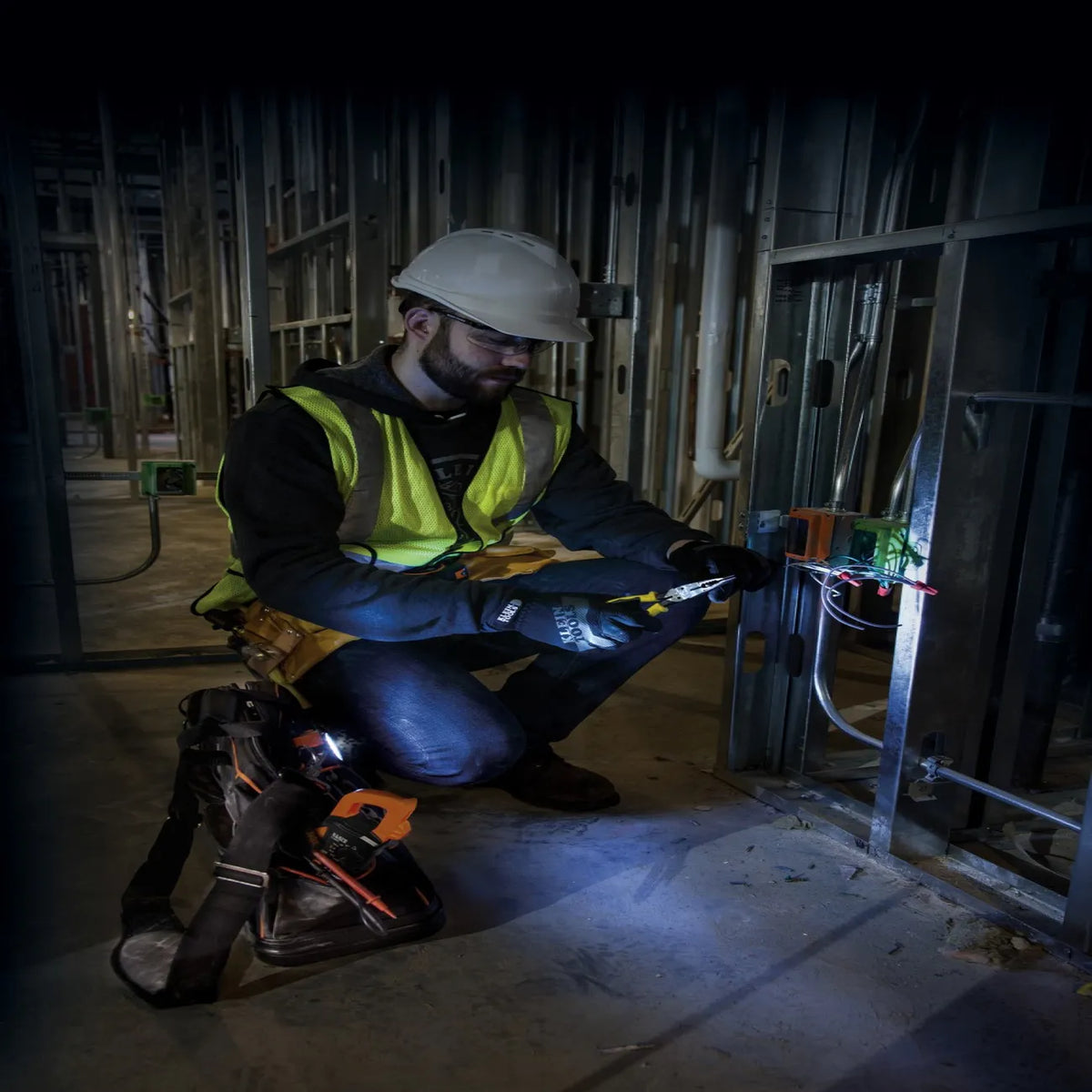 Klein Tools Digital Clamp Meter, AC Auto-Ranging TRMS, LoZ CL700
